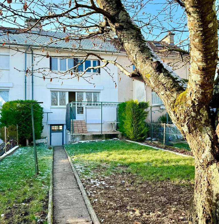 Maison jumelée avec 3 chambres à Dijon 