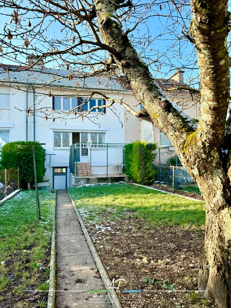 Maison jumelée avec 3 chambres à Dijon 