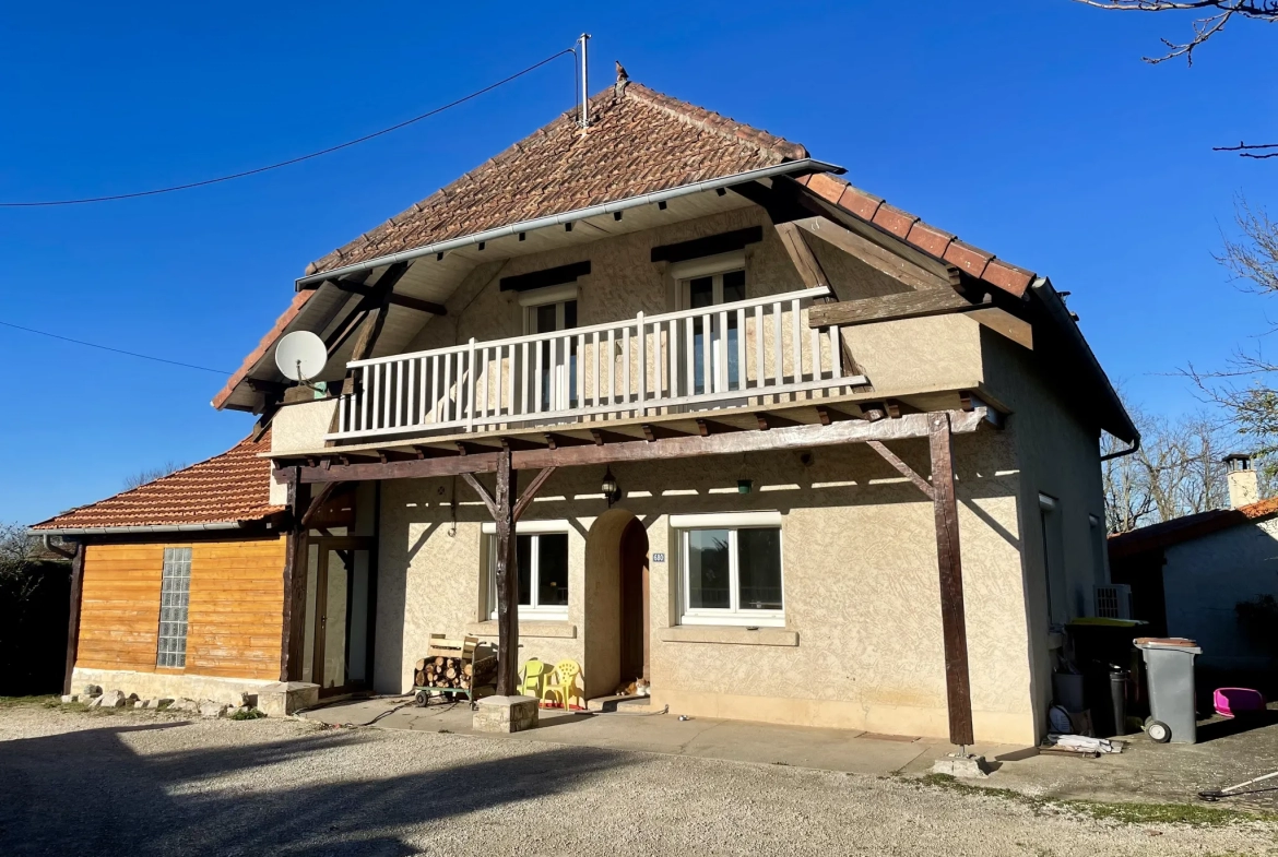 Maison de 128 m2 avec 4 chambres à Cosnac 