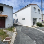 Maison de ville avec terrasse et garage aménageable