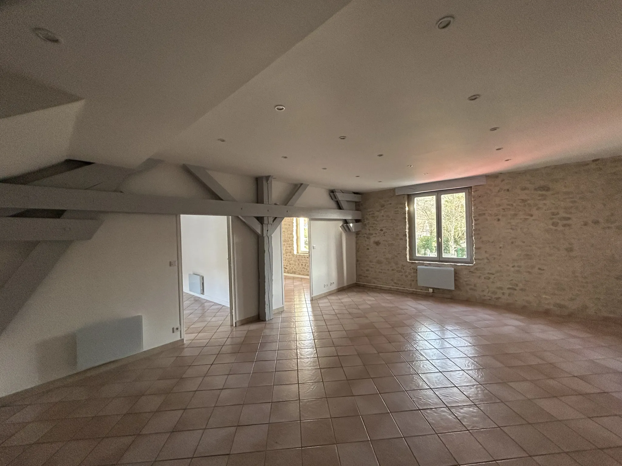 Appartement lumineux de 75m2 à Saclas 