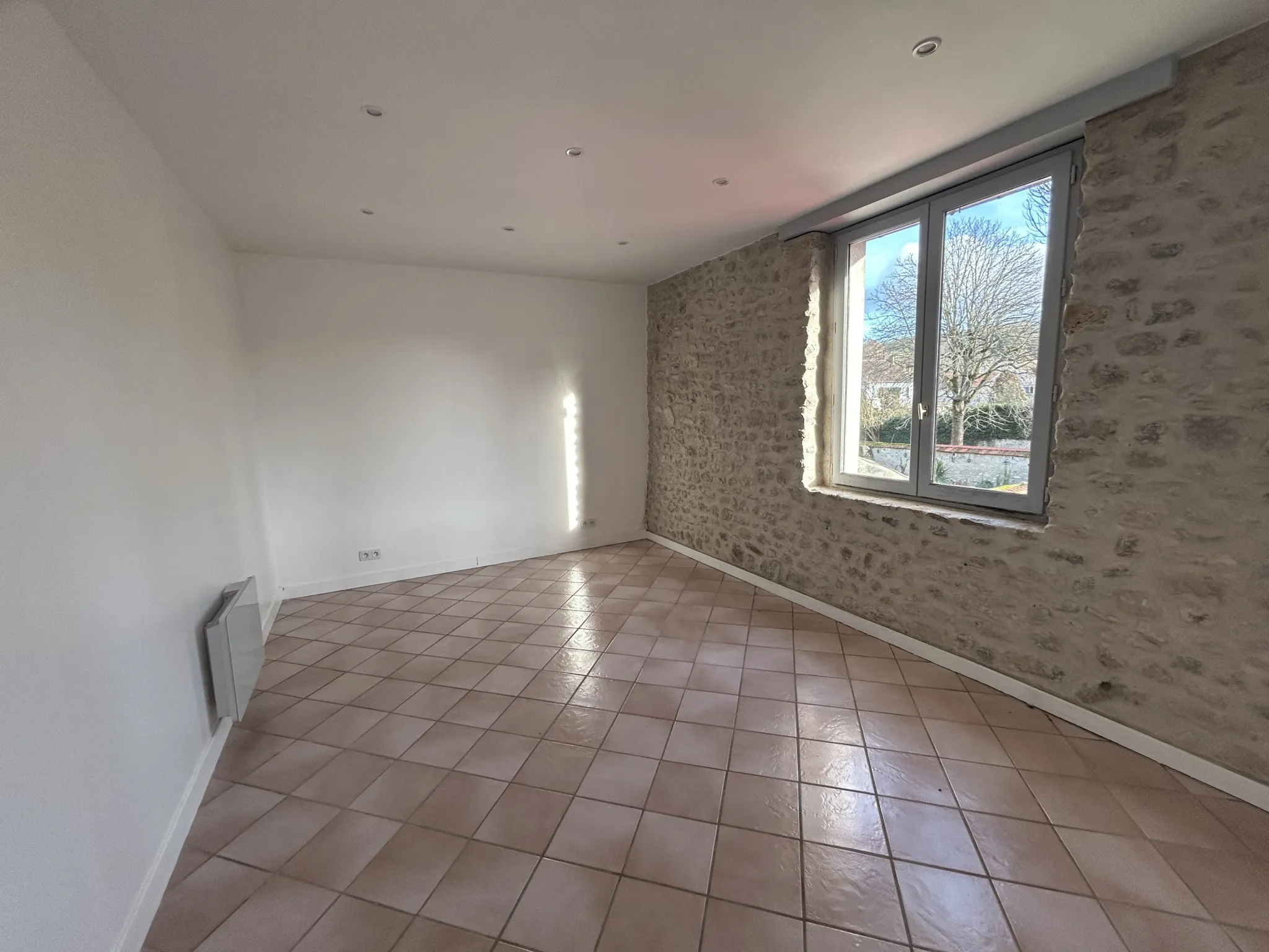 Appartement lumineux de 75m2 à Saclas 