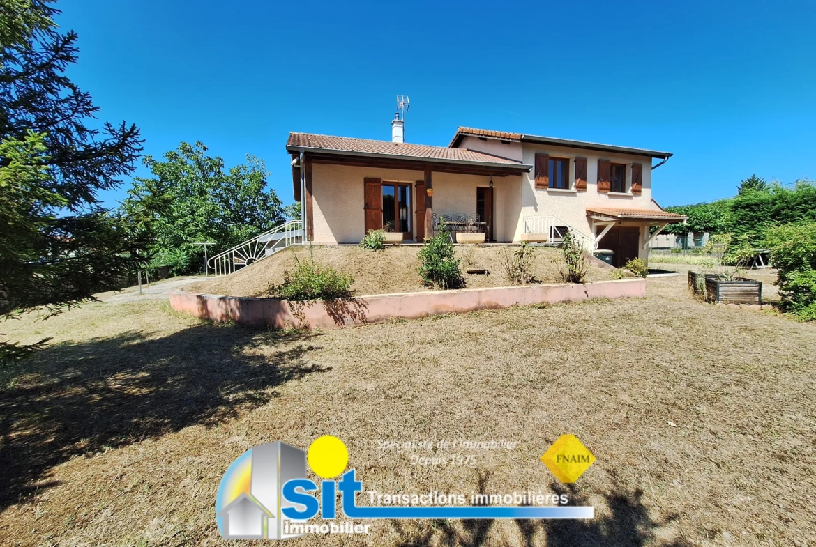 Beautiful House with 3 Bedrooms in Roussillon 