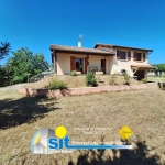 Beautiful House with 3 Bedrooms in Roussillon