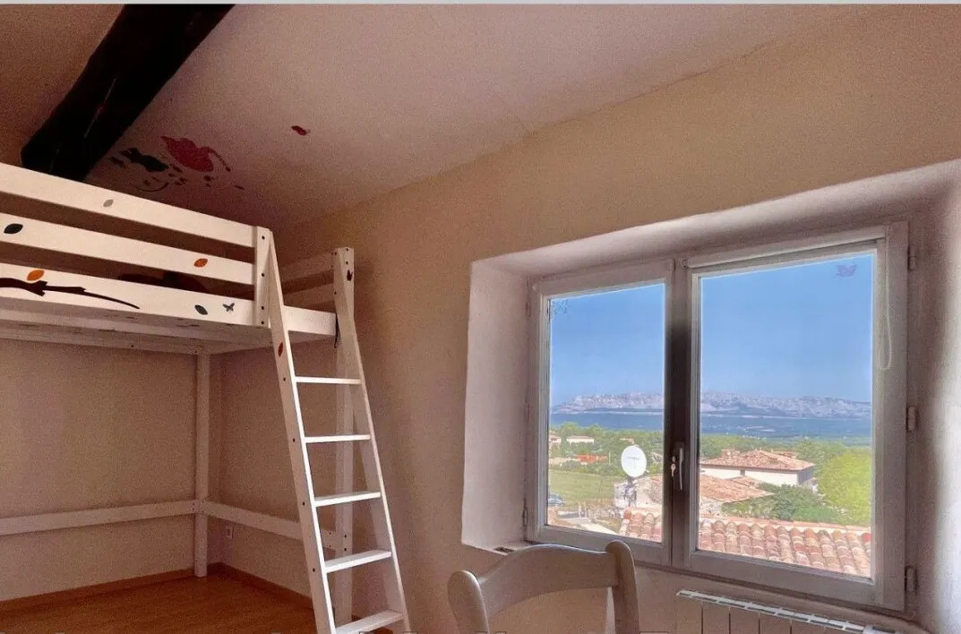 Maison de village avec vue sur la montagne Sainte Victoire 