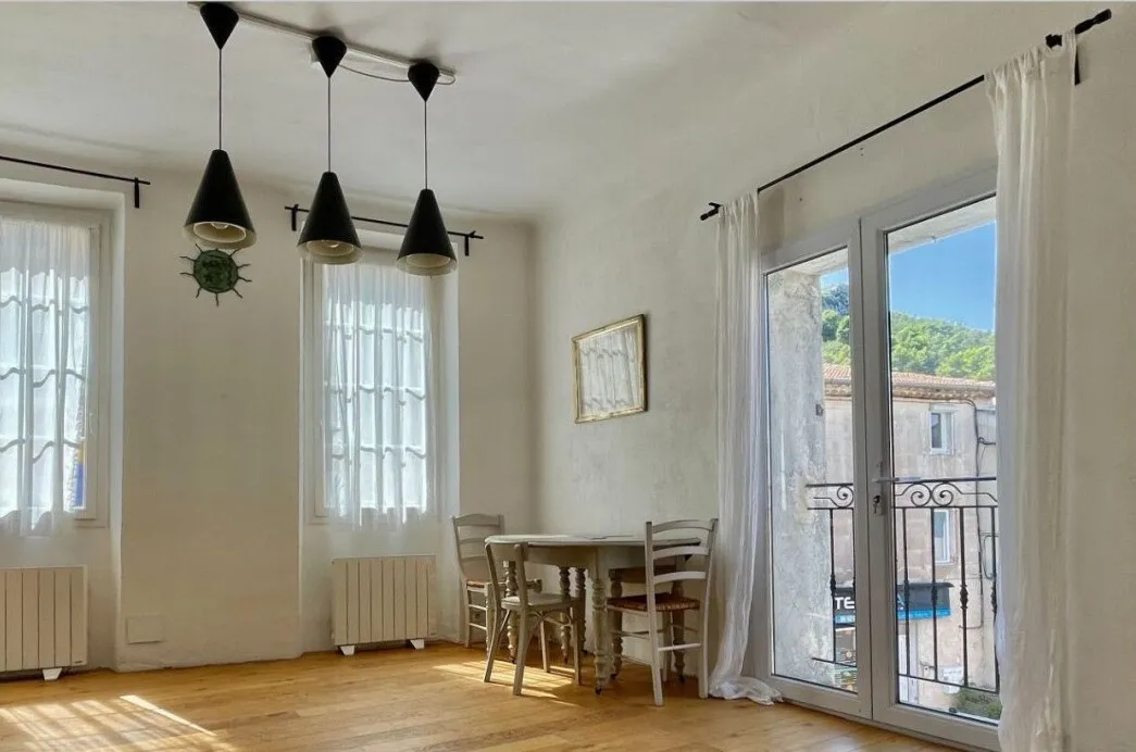 Maison de village avec vue sur la montagne Sainte Victoire 