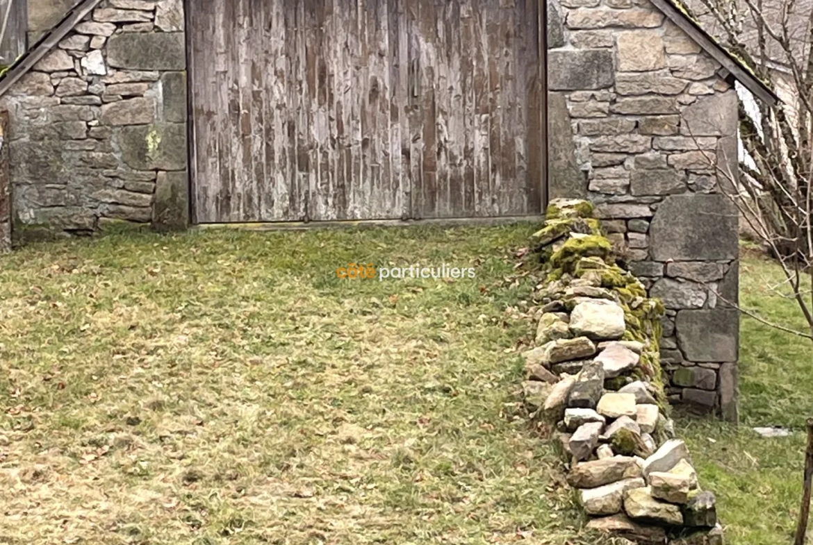 Maison en pierres à rénover près d’Egletons 