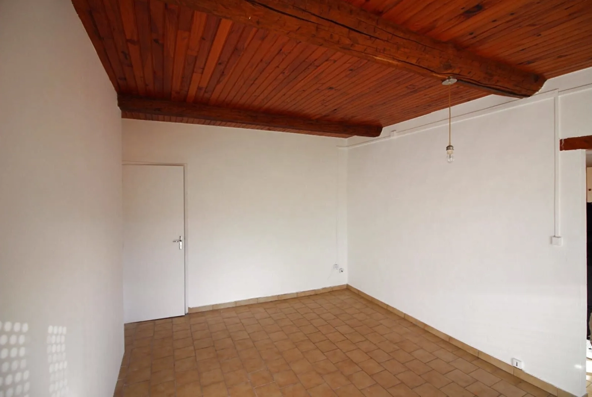 Appartement T1 de 30 m2 à Gardanne avec vue dégagée 