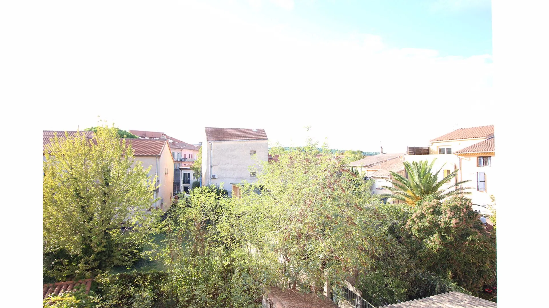 Appartement T1 de 30 m2 à Gardanne avec vue dégagée 