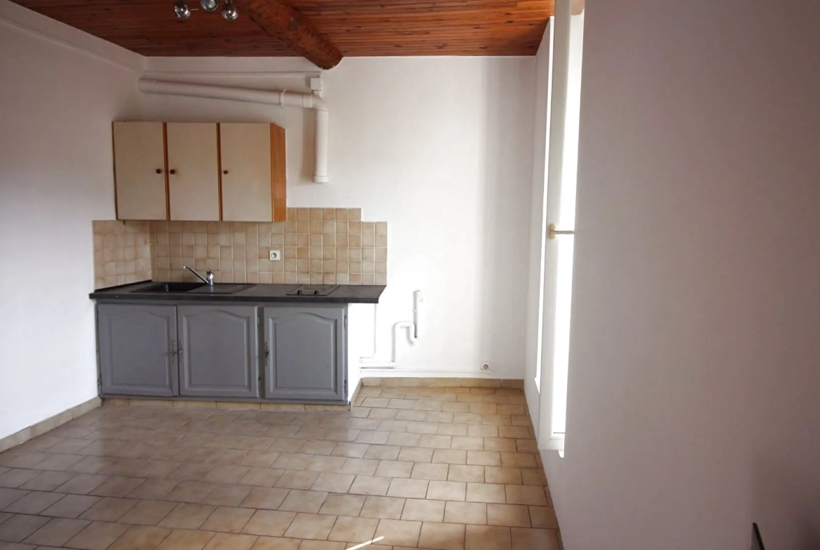 Appartement T1 de 30 m2 à Gardanne avec vue dégagée 