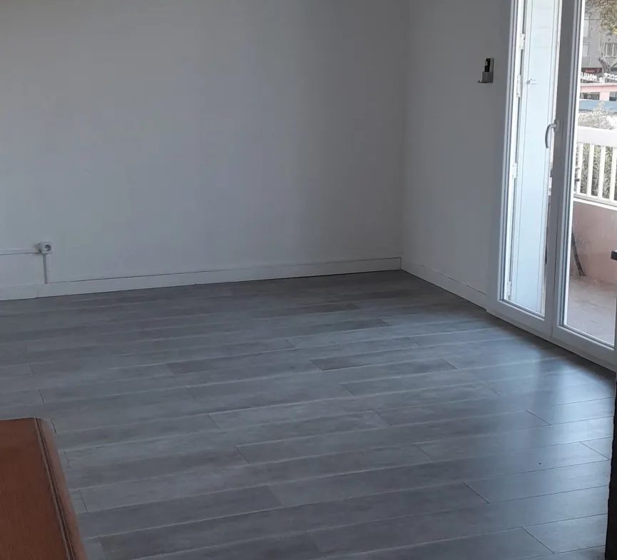 Appartement T3 Lumineux avec Balcon et Cave à Marignane 