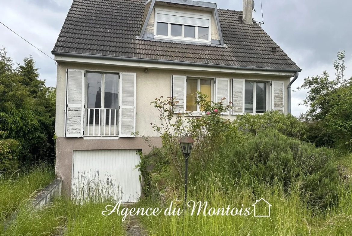 Pavillon à rafraîchir avec jardin clos à Longueville 