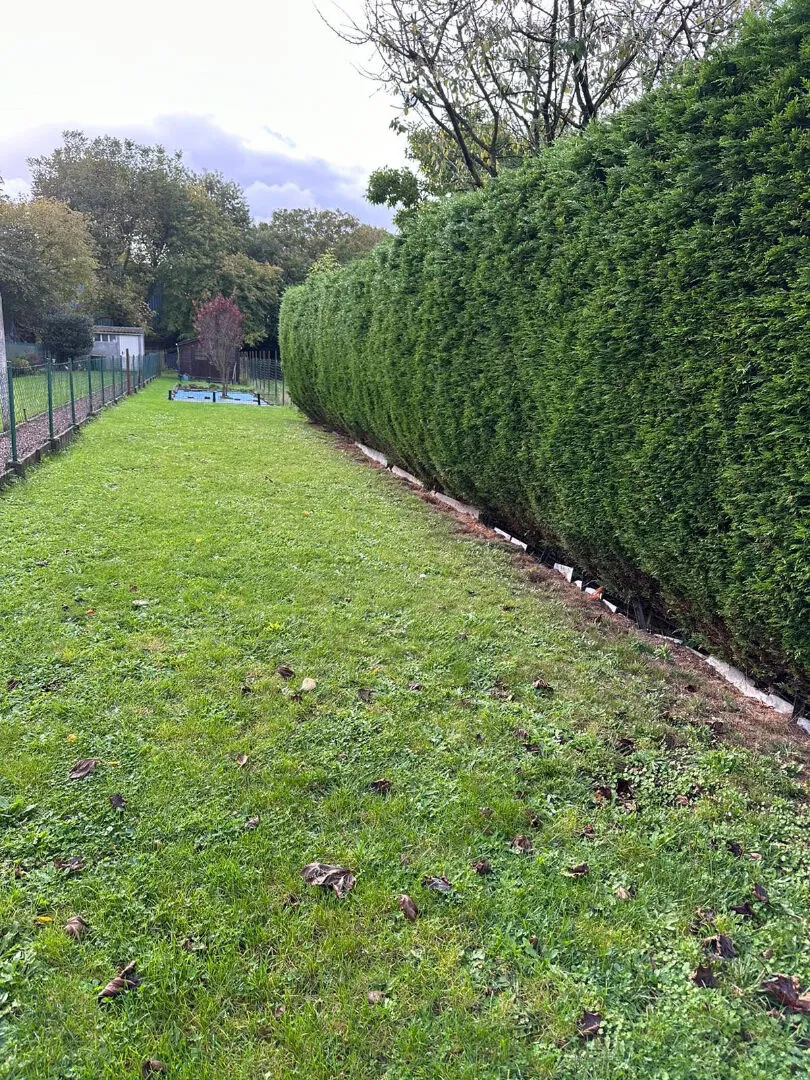 Charmante maison avec jardin à NEUVILLE EN FERRAIN 