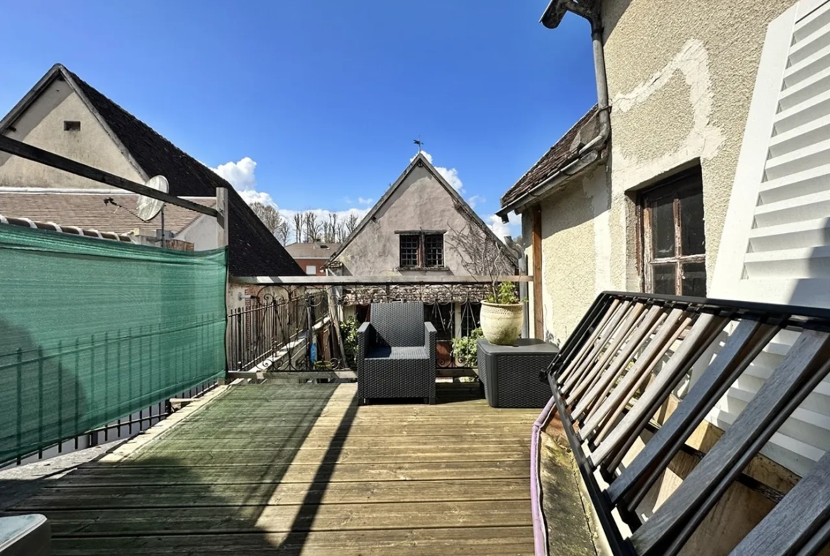 Maison de bourg rénovée avec cour à Donnemarie Dontilly 