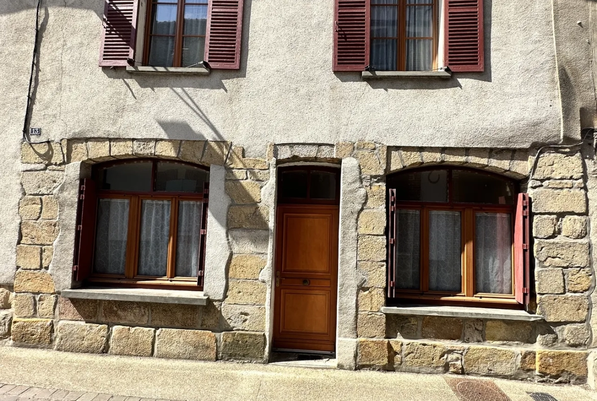 Maison de bourg rénovée avec cour à Donnemarie Dontilly 