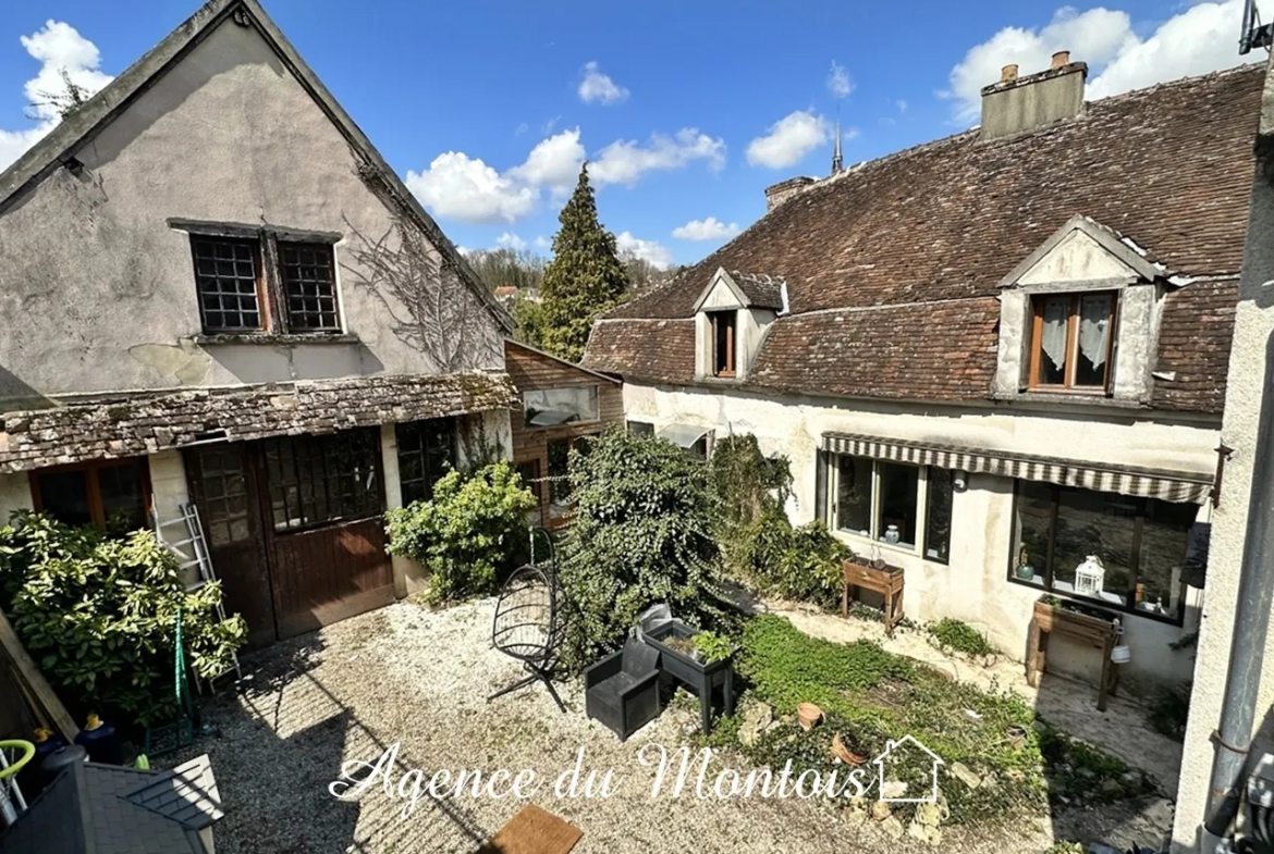 Maison de bourg rénovée avec cour à Donnemarie Dontilly 