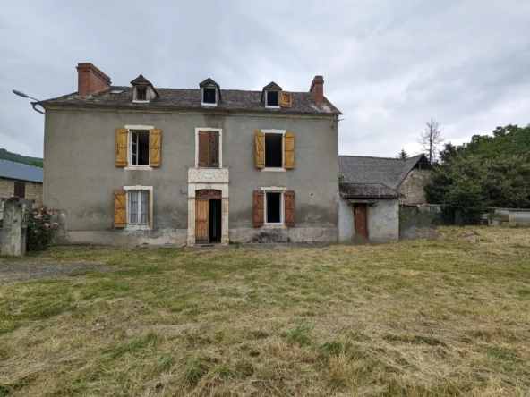 EXCLUSIVITE, BALIROS, A VENDRE Maison à rénover de 130 m2 sur 1869 m2 de terrain, vue Pyrénées