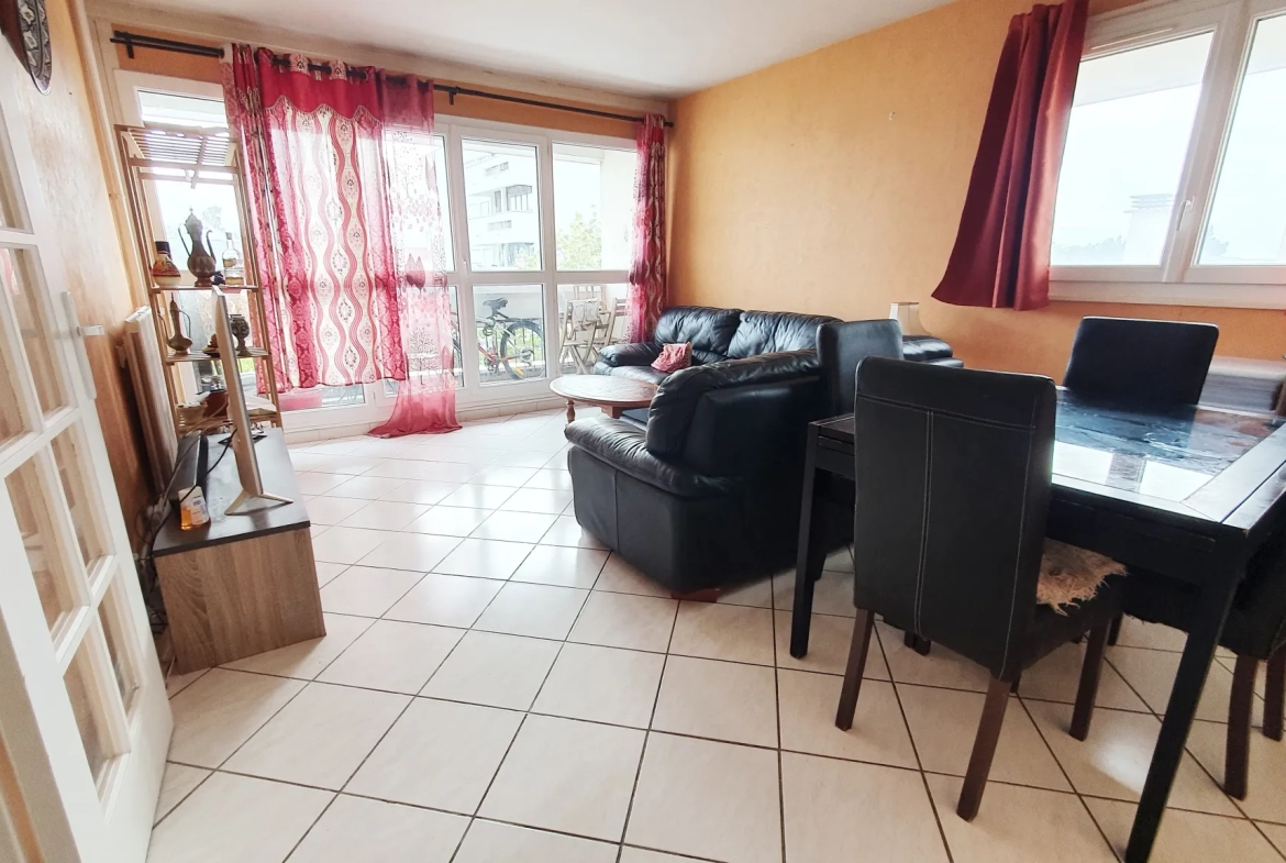 Appartement T4 à Plaisir - 82 m² - 219 000 € 