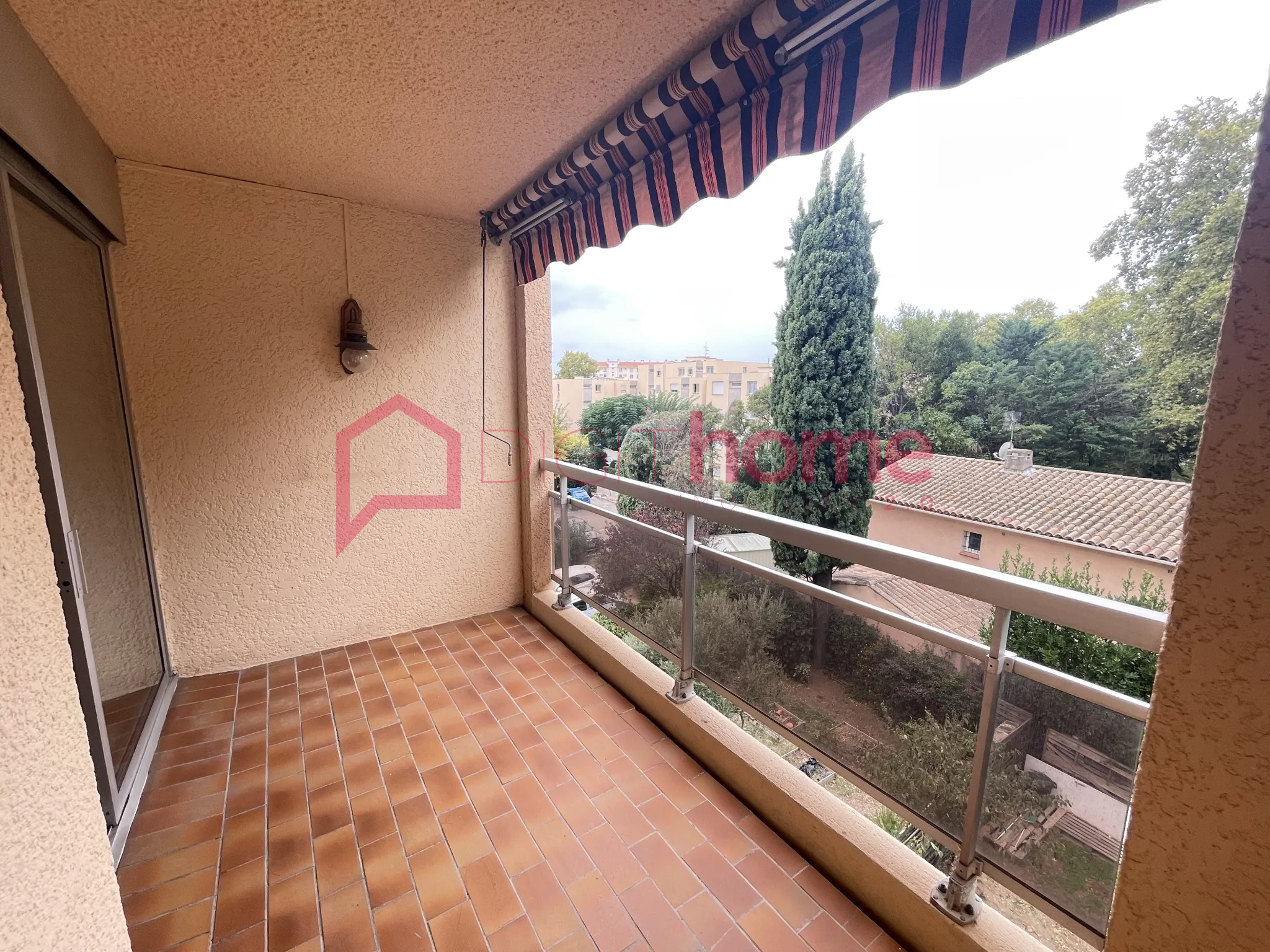 Appartement T3 à TOULON OUEST avec Terrasse et 2 Places de Parking 