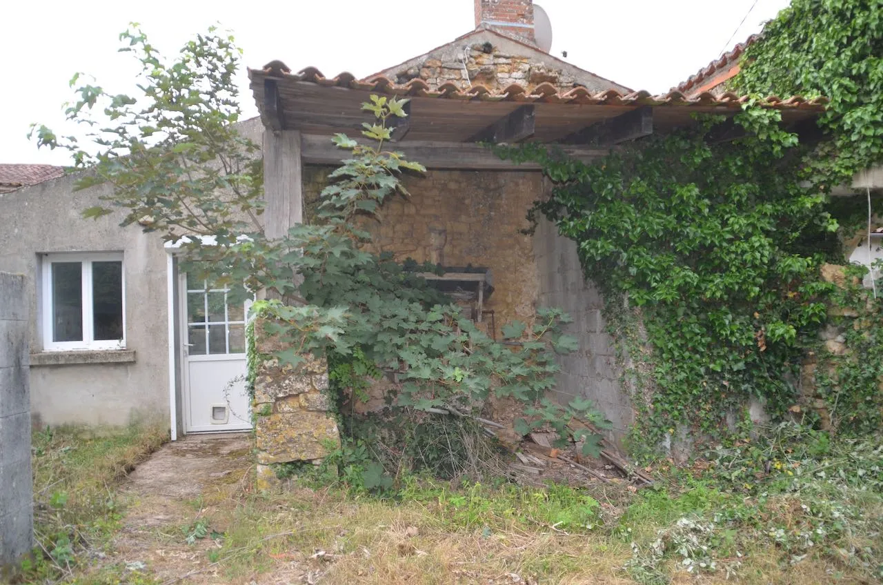 Maison à rénover au calme 