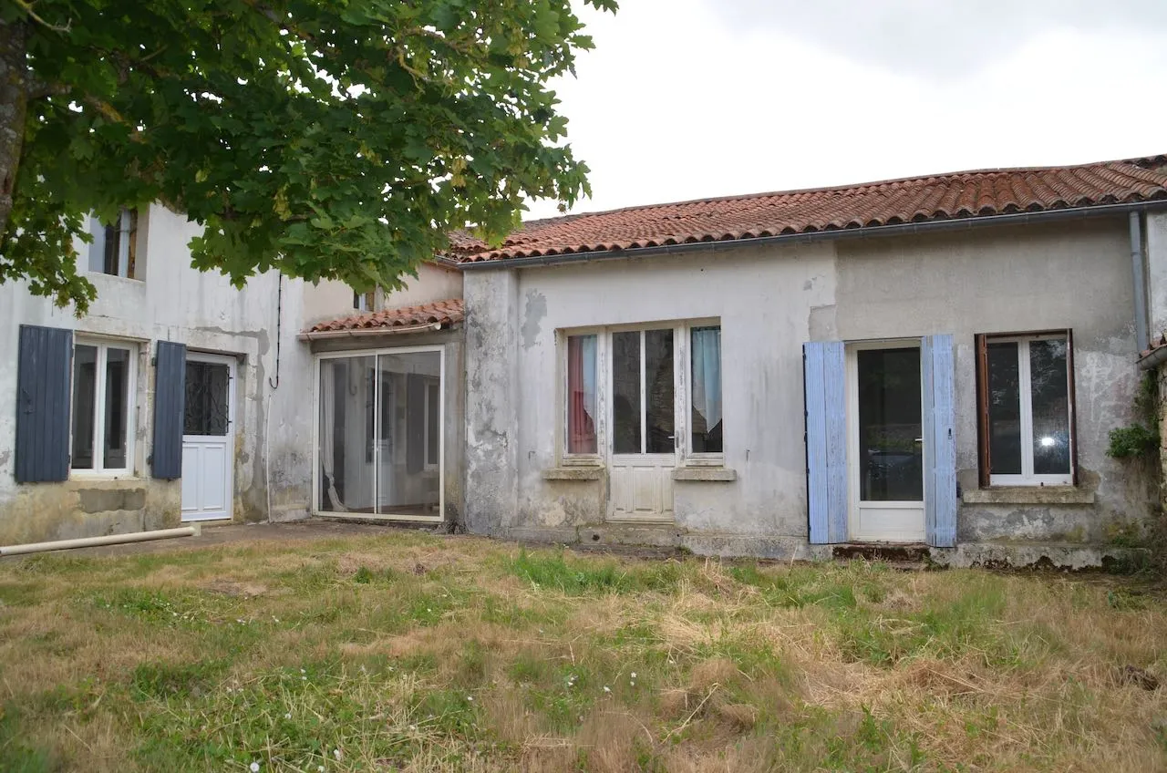 Maison à rénover au calme 