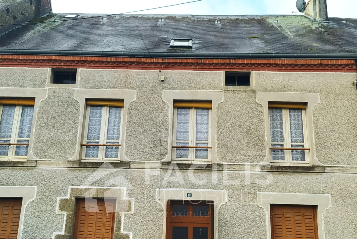 Maison avec trois chambres et terrain 