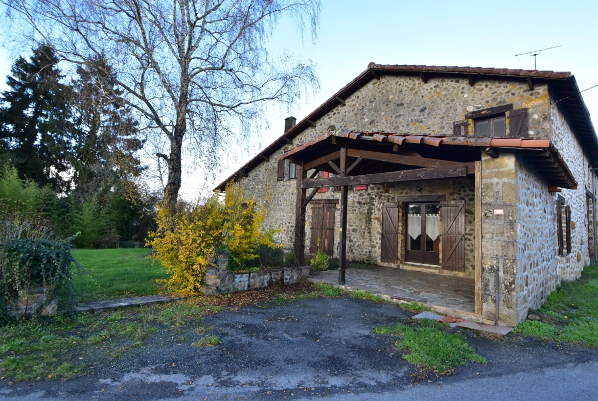 Maison au cœur d'un hameau dans le Limousin 