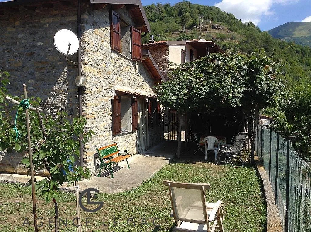 Villa individuelle avec jardin et vue montagnes 