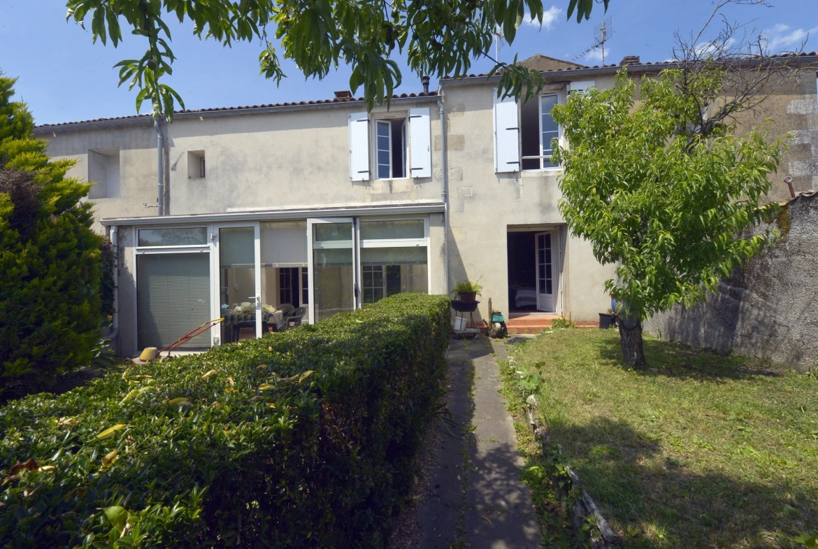 Maison familiale de cinq chambres à Cozes, Charente-Maritime 