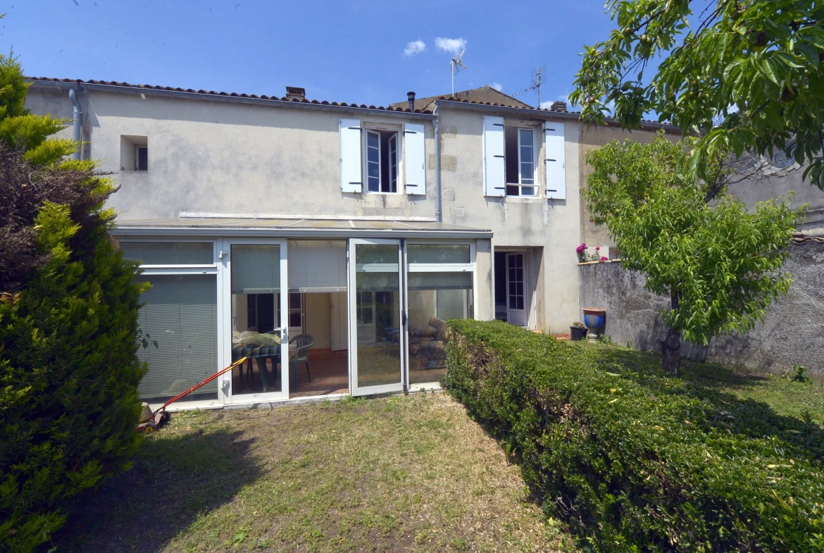 Maison familiale de cinq chambres à Cozes, Charente-Maritime 