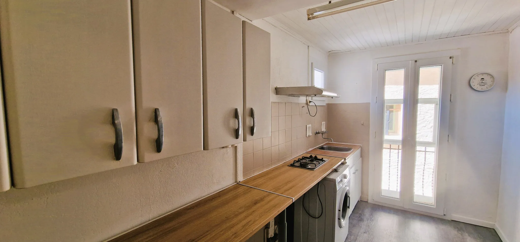 Immeuble avec 2 appartements de type T2 et balcon à Le Boulou 