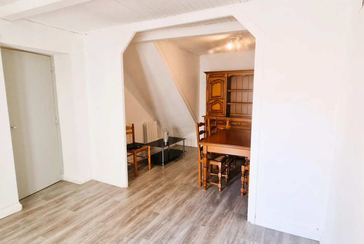 Immeuble avec 2 appartements de type T2 et balcon à Le Boulou 