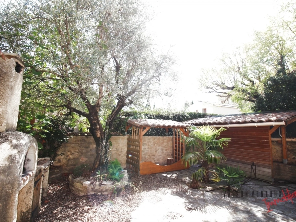 Maison de village avec cour à vendre à Vaison la Romaine