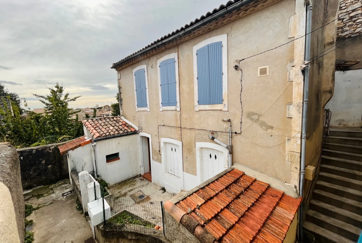 Maison de ville de 67m2 avec cour à Nîmes 