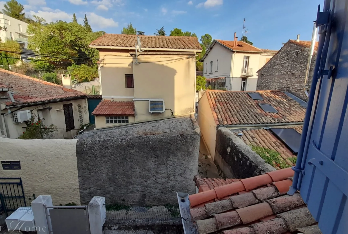 Maison de ville de 67m2 avec cour à Nîmes 