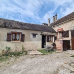 Maison de village à Pont sur yonne - Authenticité et matériaux en pierre