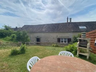 Maison de village à Pont sur yonne - Authenticité et matériaux en pierre 