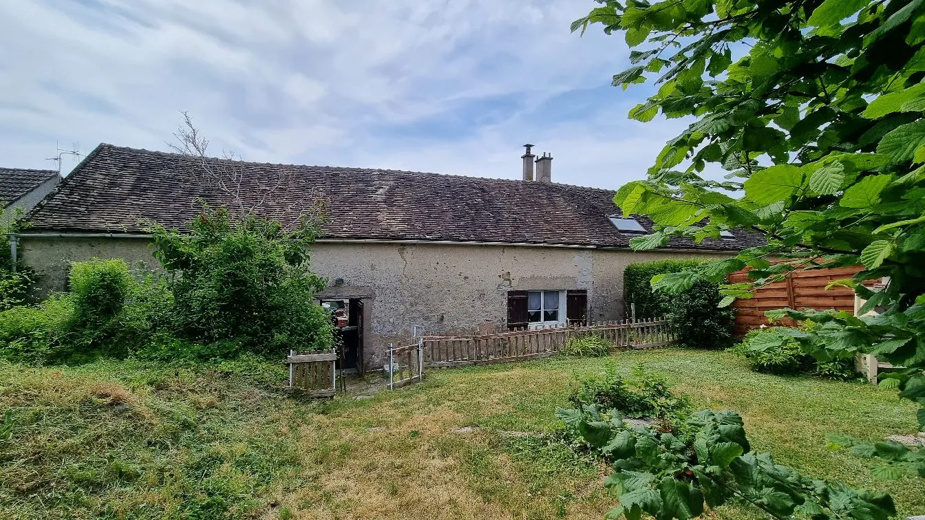 Maison de village à Pont sur yonne - Authenticité et matériaux en pierre 