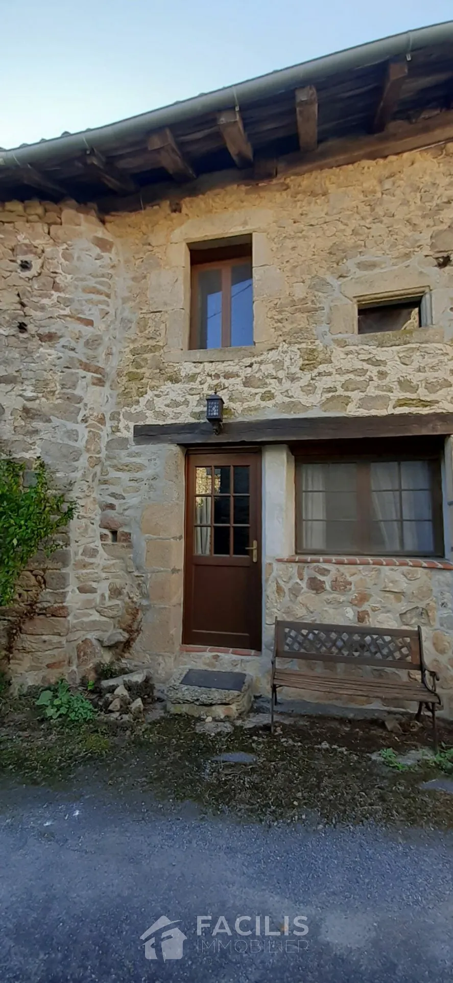 Maison en pierre de 200m2 au cœur d'un hameau 