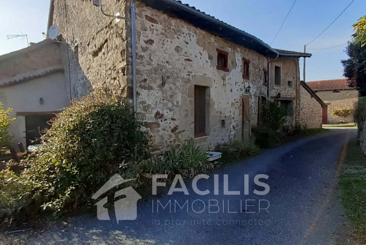 Maison en pierre de 200m2 au cœur d'un hameau 