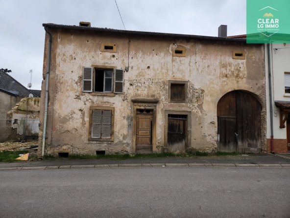 Maison de village avec grange à rénover à Oudrenne