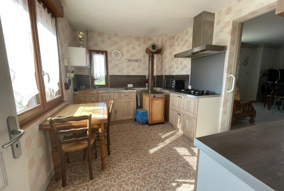 Ancienne ferme rénovée en partie à vendre à Rye (39230) - 107,000€ 