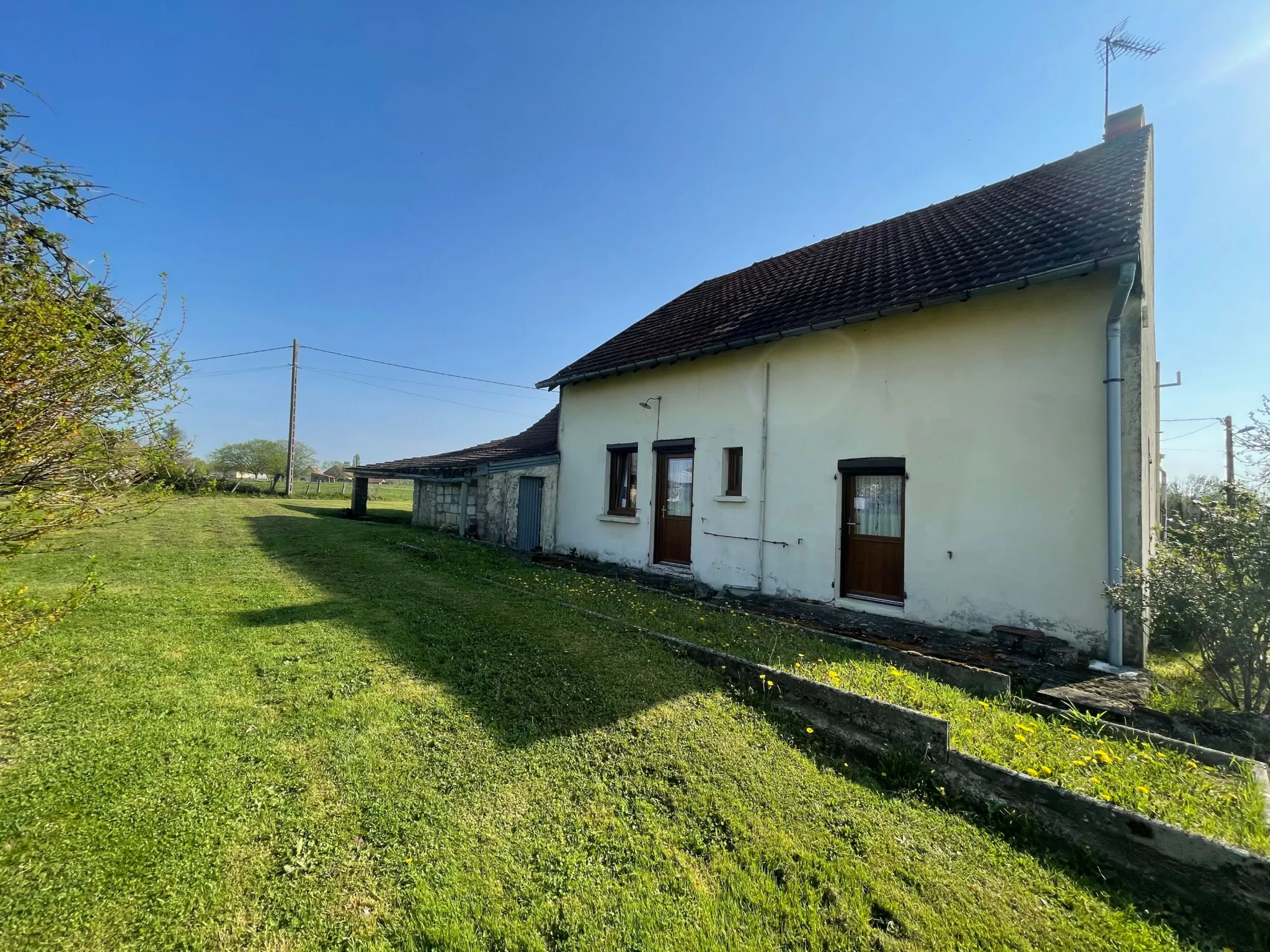 Ancienne ferme rénovée en partie à vendre à Rye (39230) - 107,000€ 