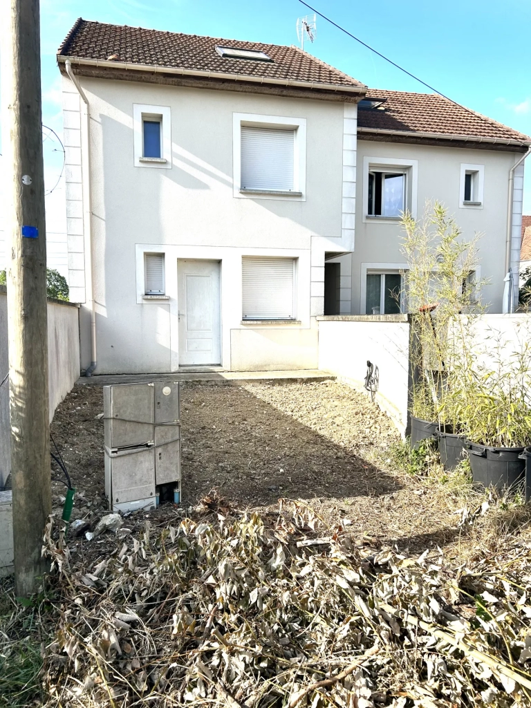 MAISON 110 m2 - JARDIN 30 m2 in CHELLES