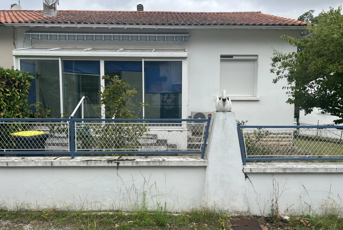 Maison à Restaurer à Meschers-sur-Gironde près de la Plage 