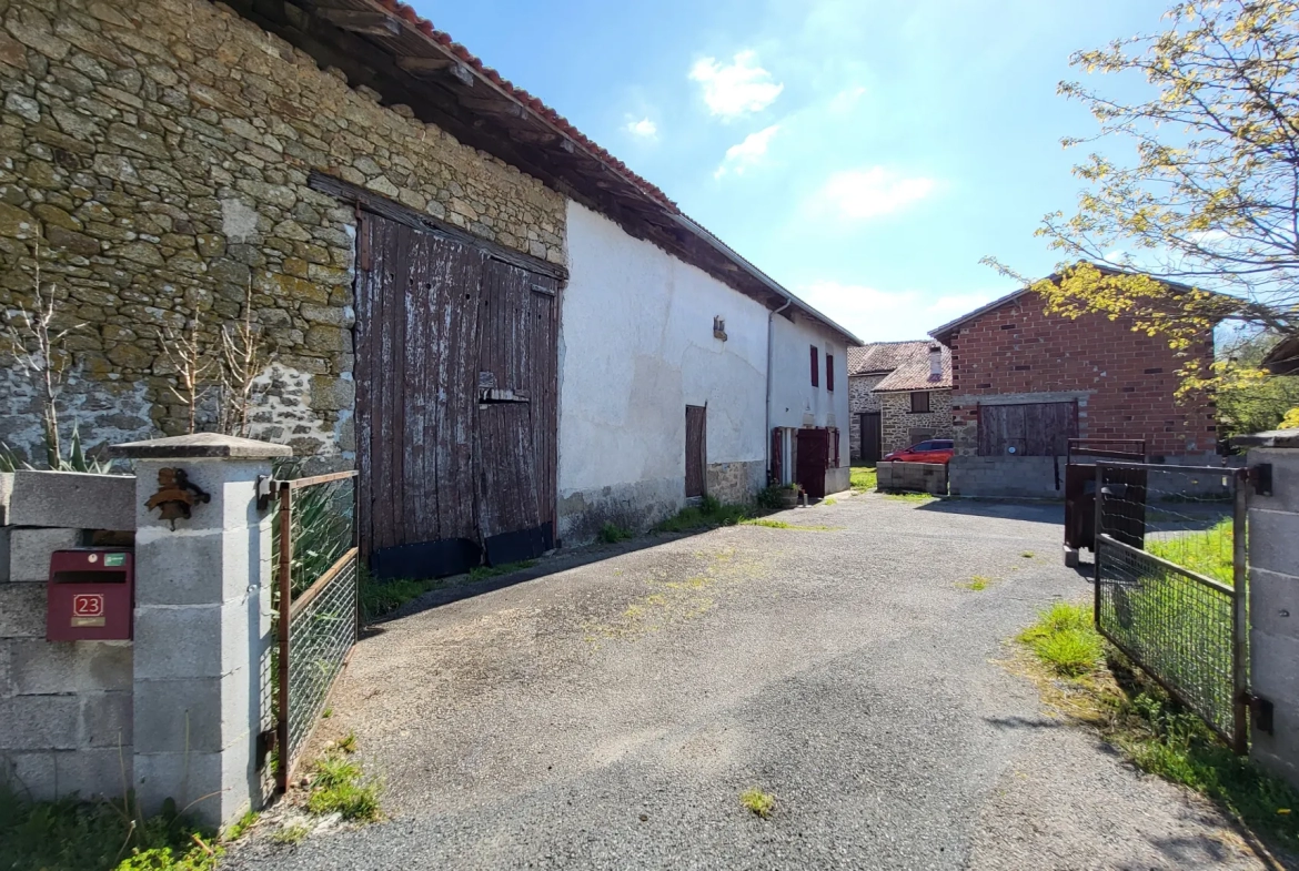 Maison avec dépendances, terrain 1400m2 à St Cyr 