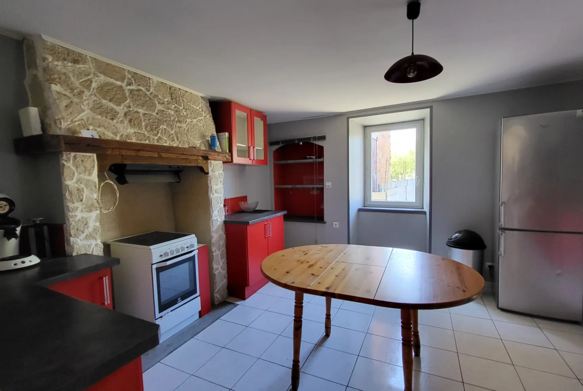 Maison avec dépendances, terrain 1400m2 à St Cyr 