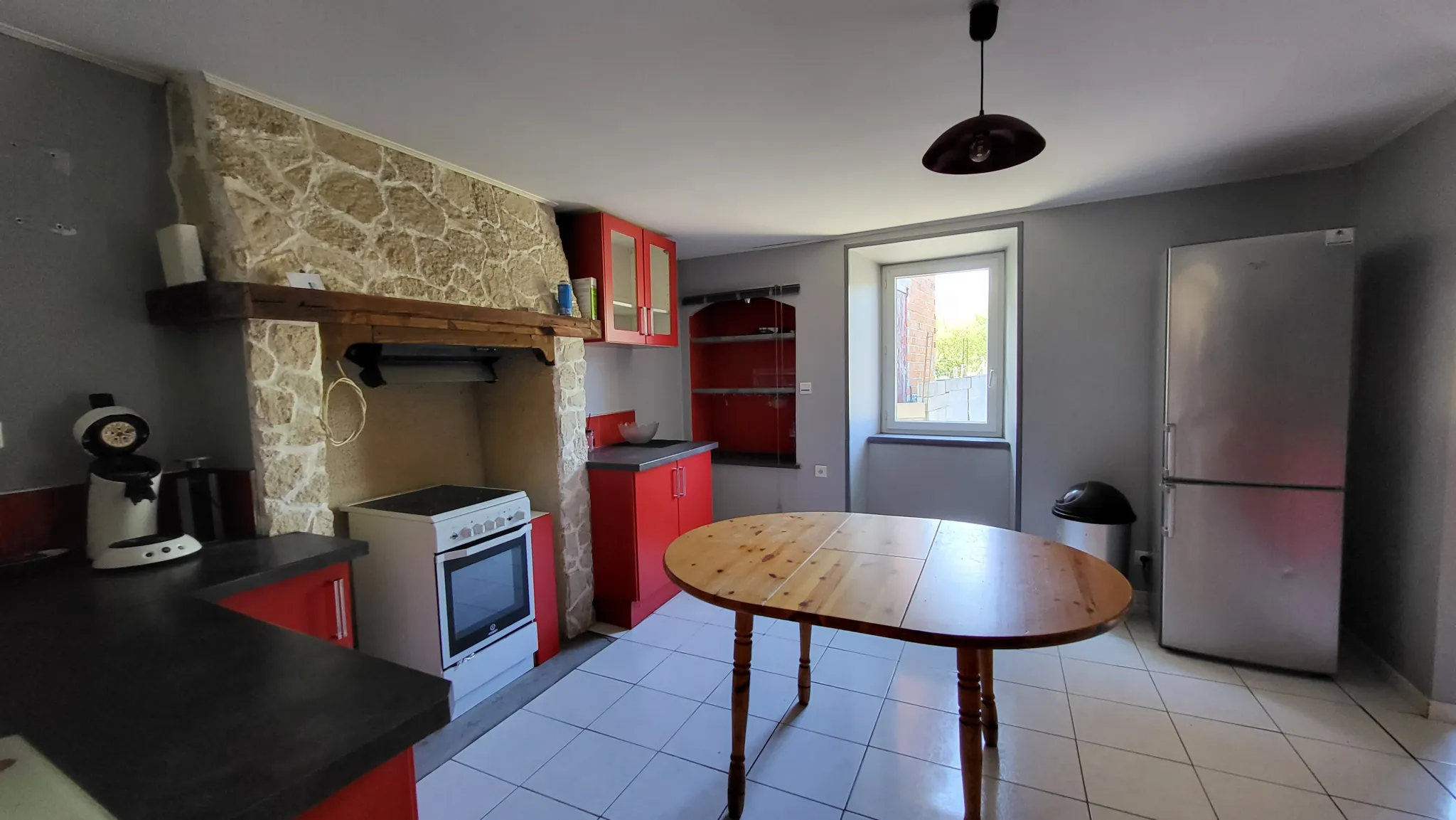 Maison avec dépendances, terrain 1400m2 à St Cyr 