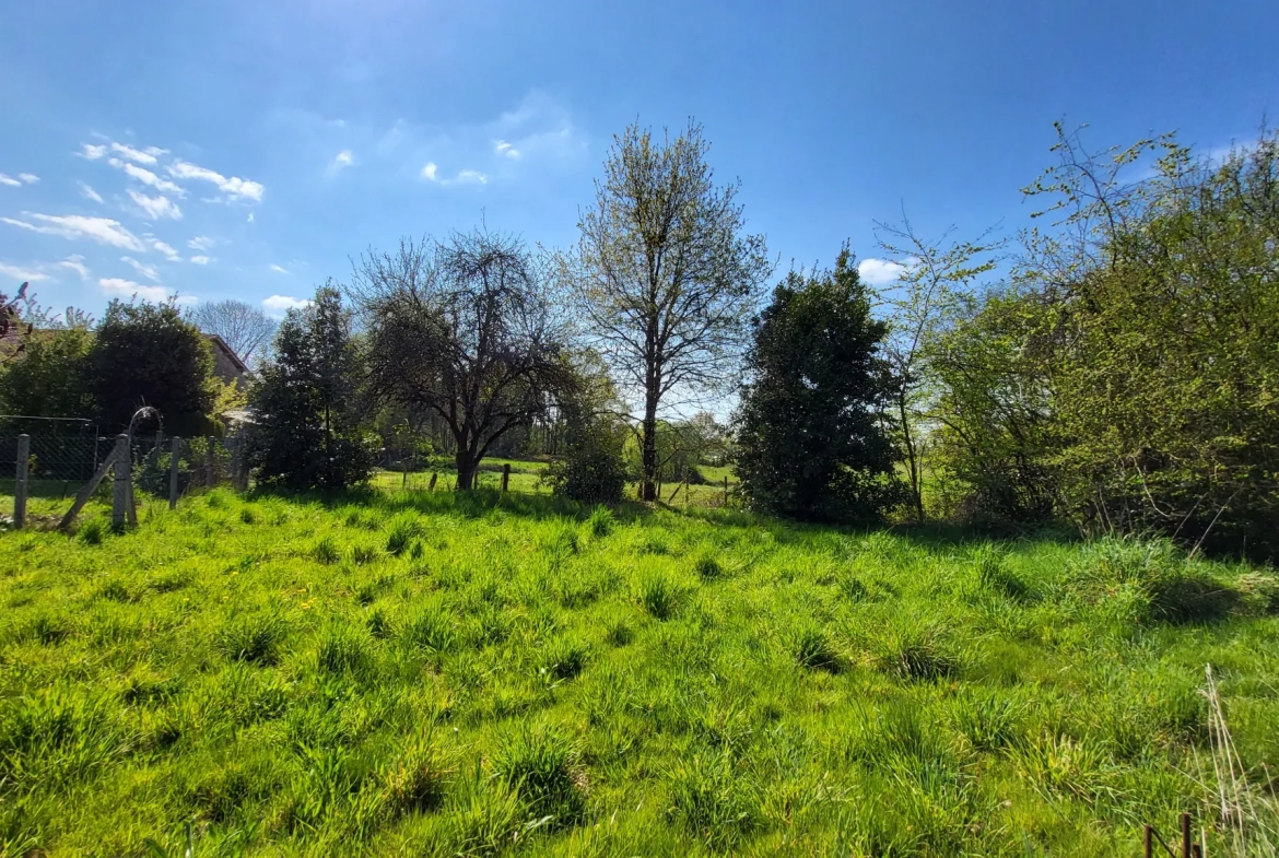 Maison avec dépendances, terrain 1400m2 à St Cyr 