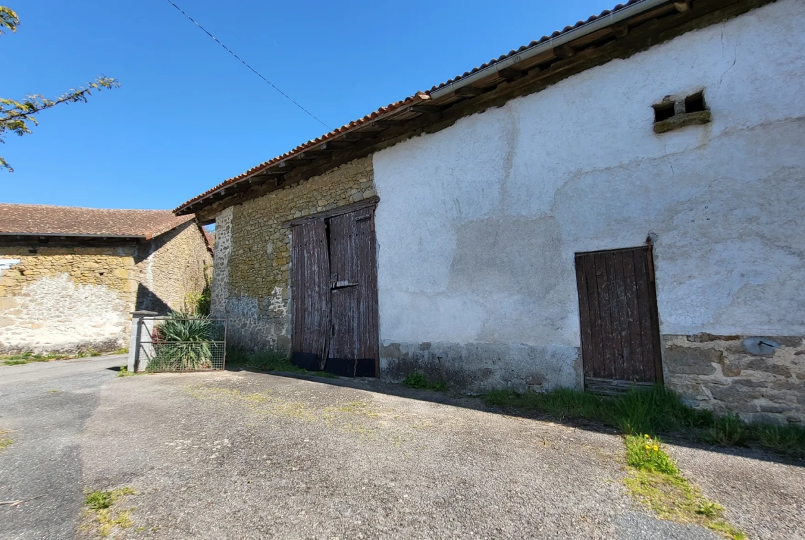 Maison avec dépendances, terrain 1400m2 à St Cyr 